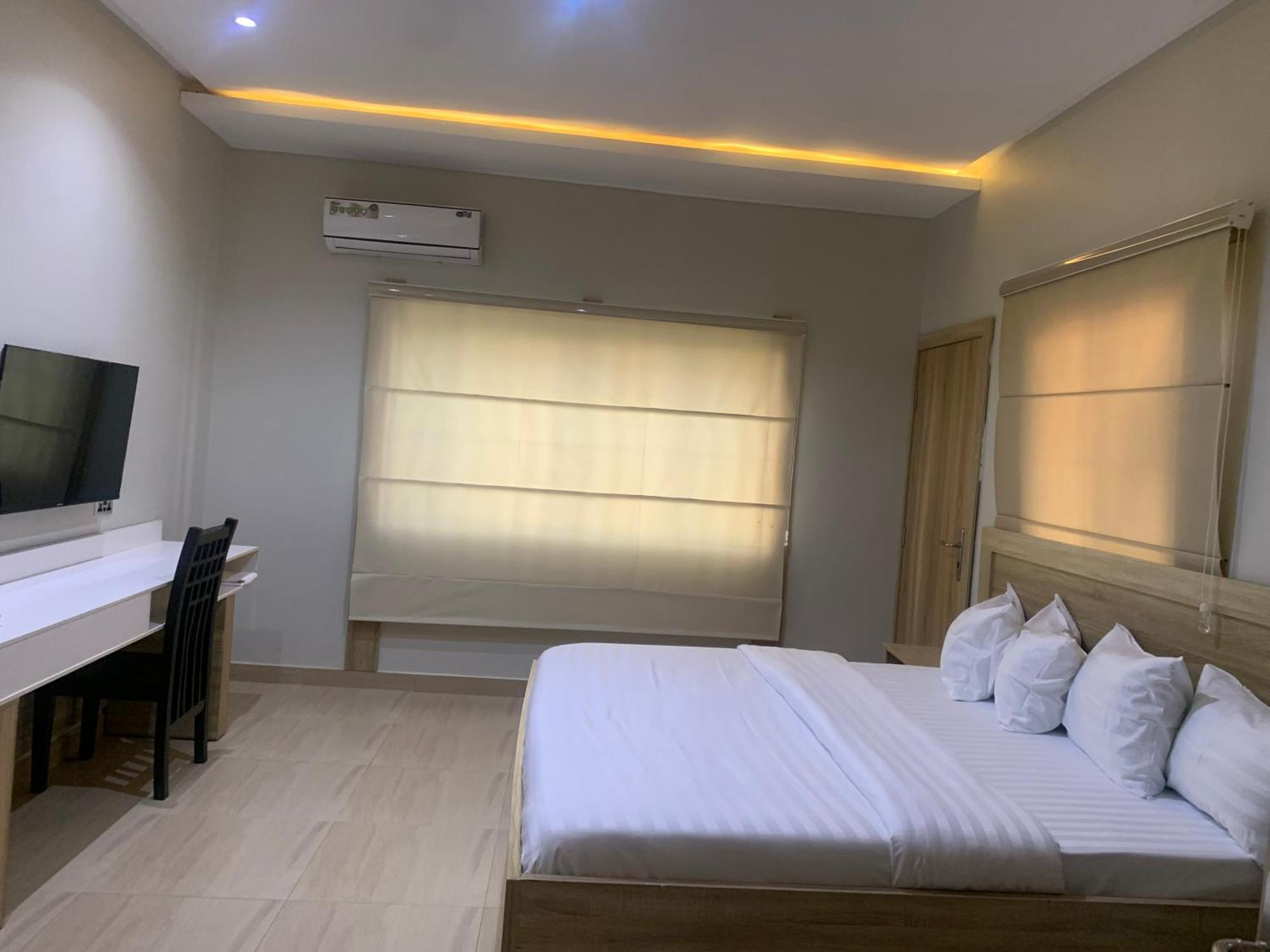 Greywood Hotel And Apartments Ikeja Exterior photo