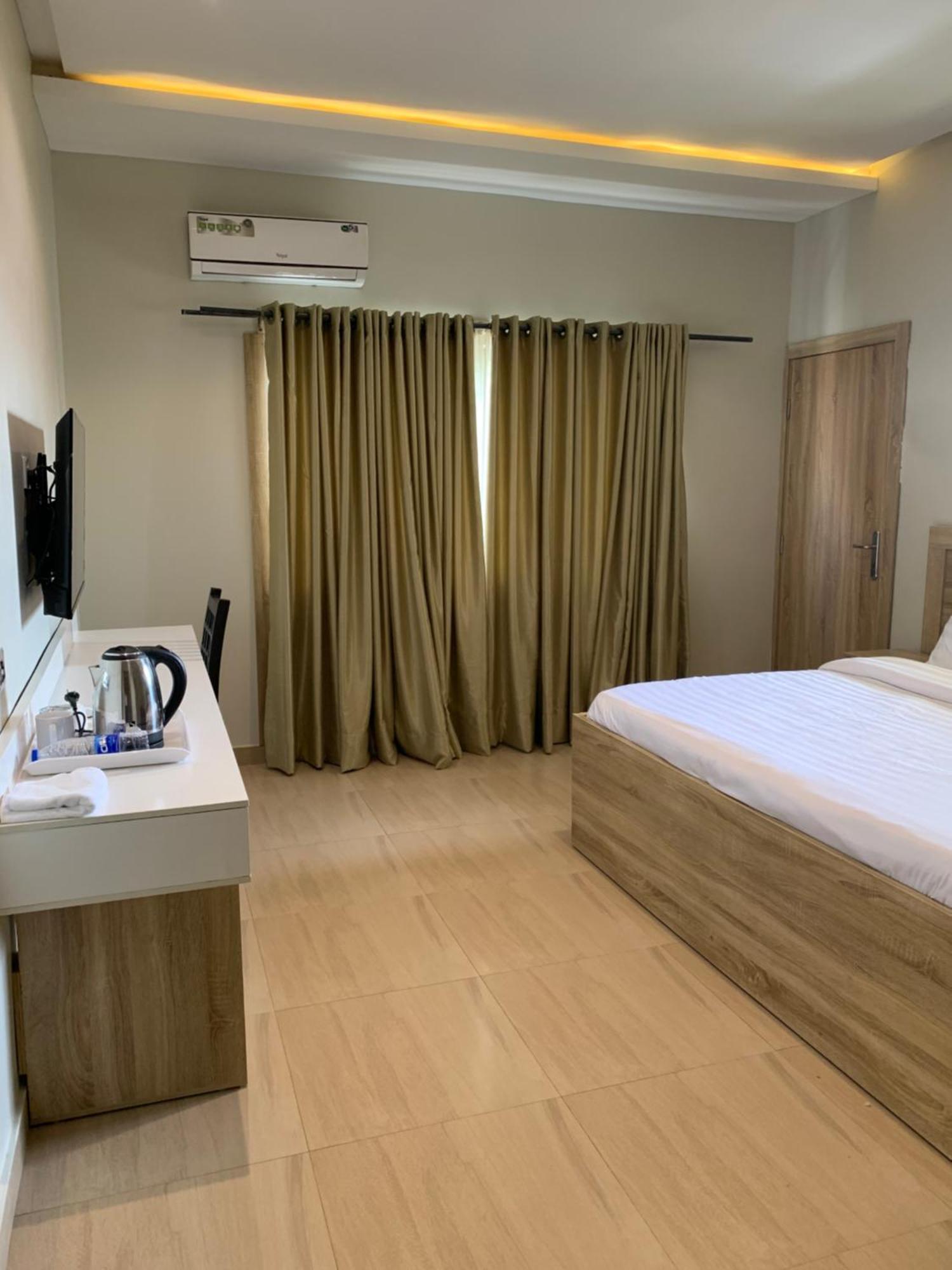 Greywood Hotel And Apartments Ikeja Exterior photo