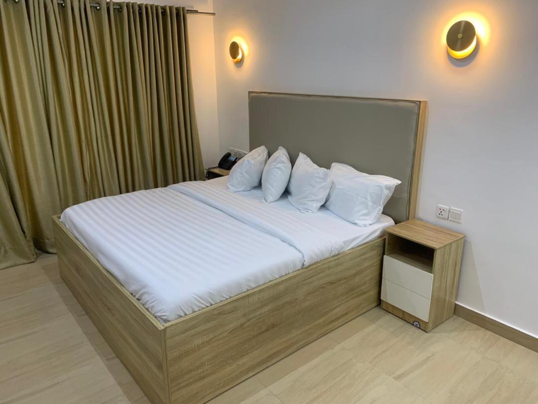 Greywood Hotel And Apartments Ikeja Exterior photo