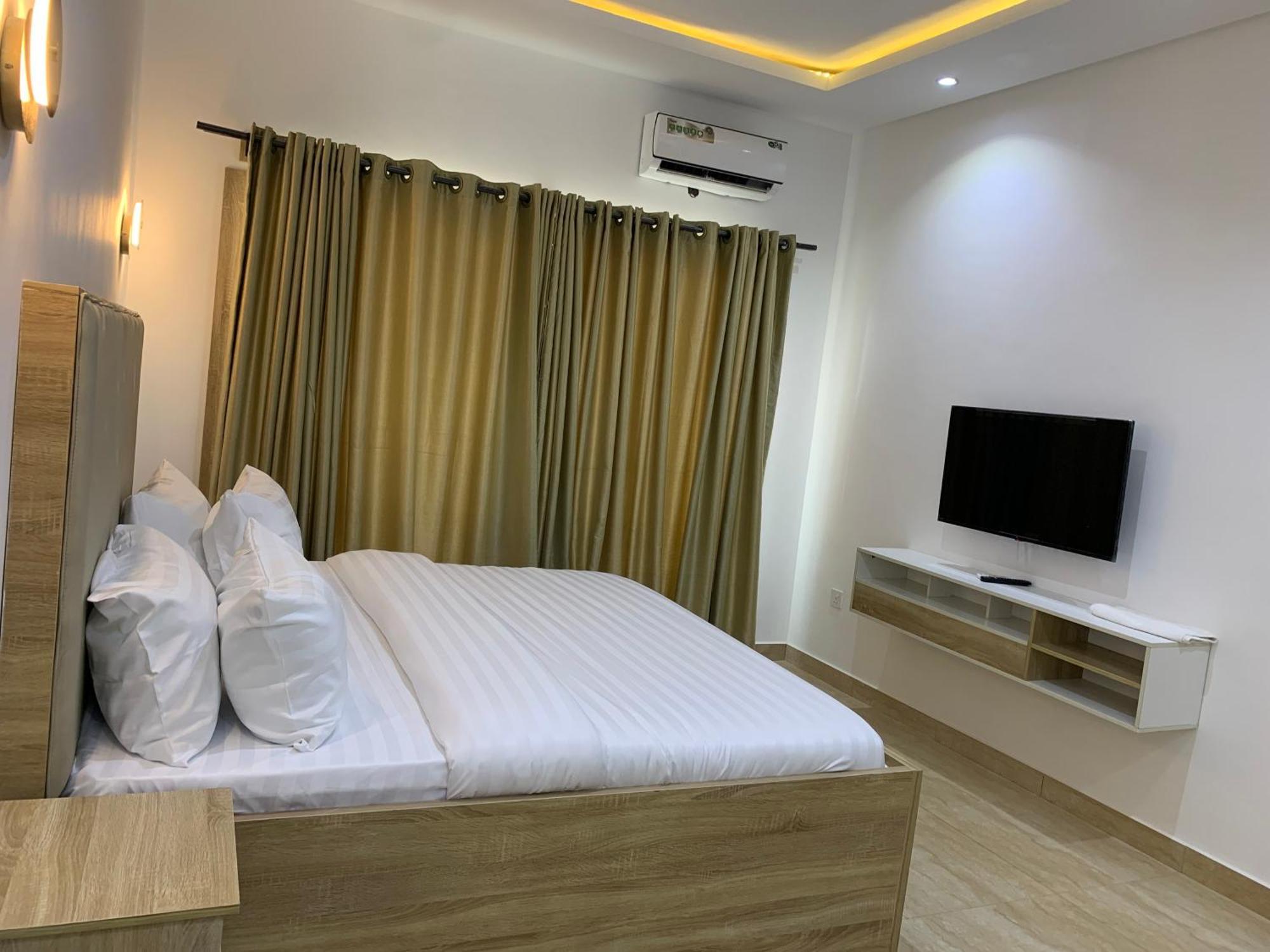 Greywood Hotel And Apartments Ikeja Exterior photo